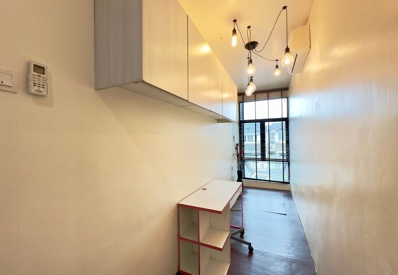 RENOVATED FACING OPEN DOUBLE STOREY TERRACE USJ 22 SUBANG JAYA 