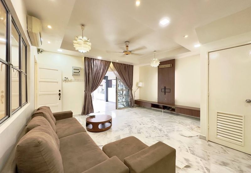 RENOVATED FACING OPEN DOUBLE STOREY TERRACE USJ 22 SUBANG JAYA 