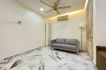 RENOVATED FACING OPEN DOUBLE STOREY TERRACE USJ 22 SUBANG JAYA 