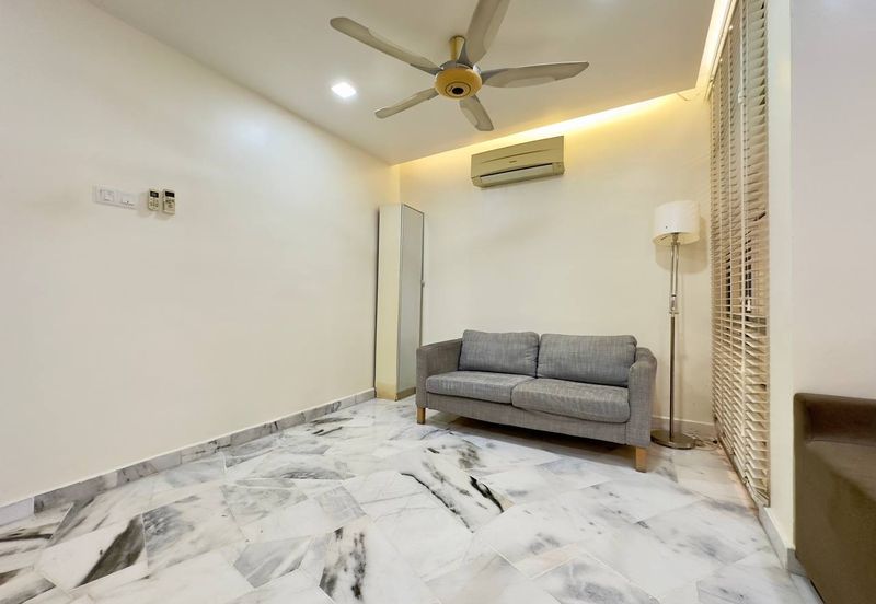 RENOVATED FACING OPEN DOUBLE STOREY TERRACE USJ 22 SUBANG JAYA 