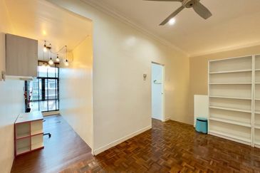 RENOVATED FACING OPEN DOUBLE STOREY TERRACE USJ 22 SUBANG JAYA 