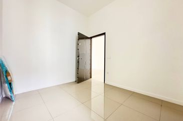 BRAND NEW DOUBLE STOREY TERRACE BANDAR BUKIT RAJA NADIRA KLANG 