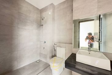 BRAND NEW DOUBLE STOREY TERRACE BANDAR BUKIT RAJA NADIRA KLANG 