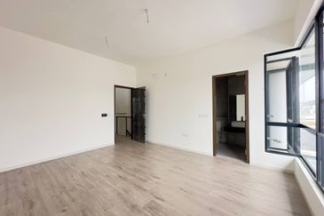 BRAND NEW DOUBLE STOREY TERRACE BANDAR BUKIT RAJA NADIRA KLANG 