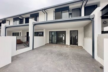 BRAND NEW DOUBLE STOREY TERRACE BANDAR BUKIT RAJA NADIRA KLANG 