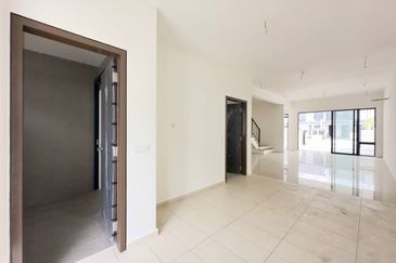 BRAND NEW DOUBLE STOREY TERRACE BANDAR BUKIT RAJA NADIRA KLANG 