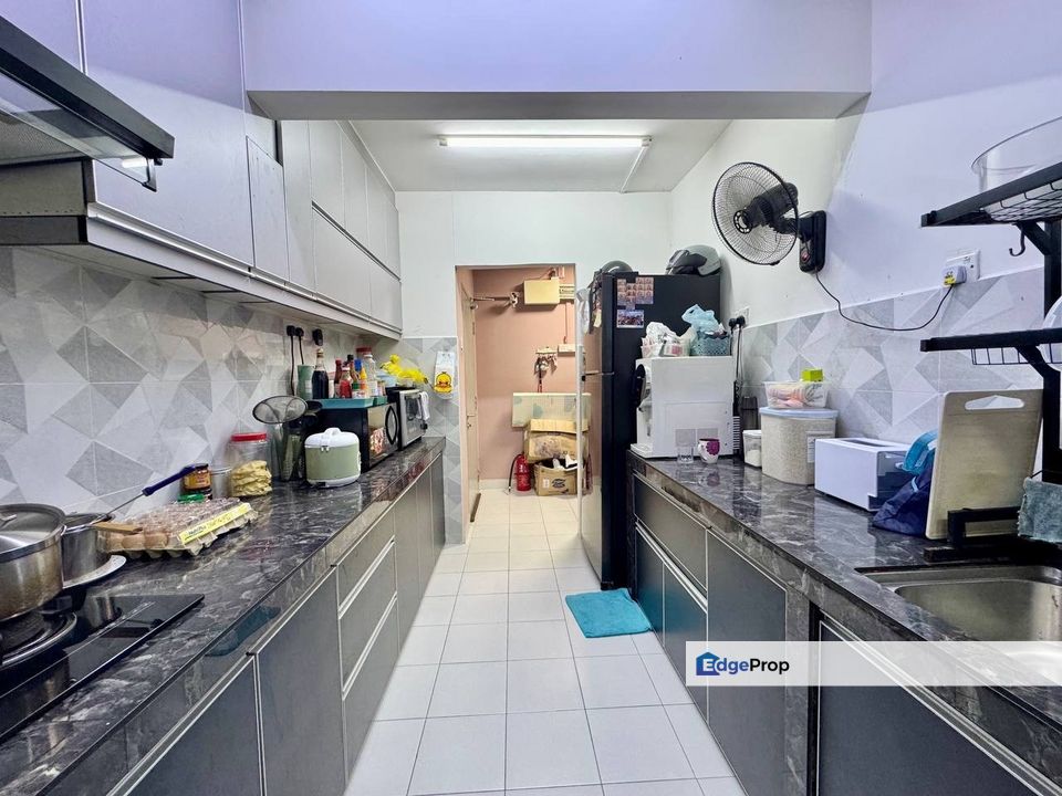 FULLY FURNISHED ENDLOT UNIT APARTMENT GAPURA BAYU JADE HILL, Selangor, Kajang