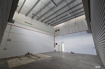 2.5 STOREY SEMI DETACH FACTORY WAREHOUSE 