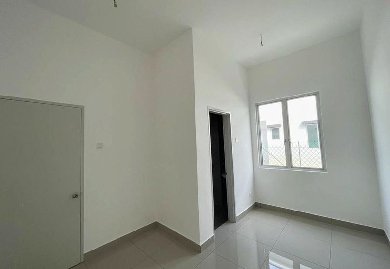 Double Storey Terrace Pahse 4B1, Saujana KLIA Primrose 