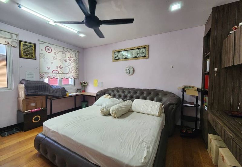 Titian, Bukit Jelutong