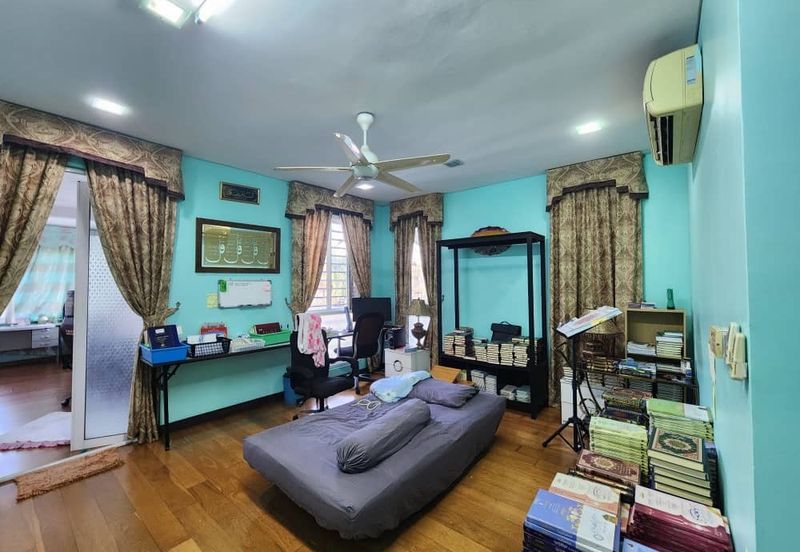 Titian, Bukit Jelutong