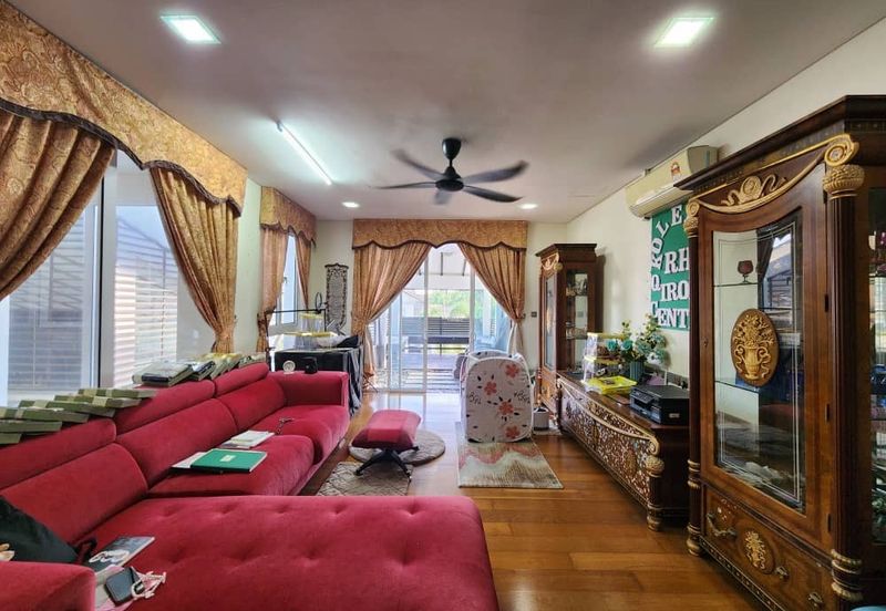 Titian, Bukit Jelutong