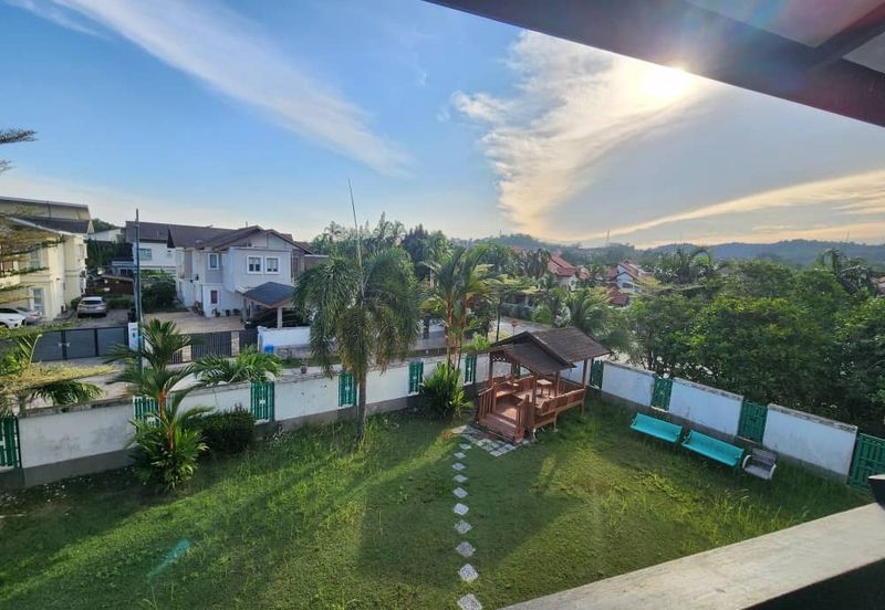 Titian, Bukit Jelutong