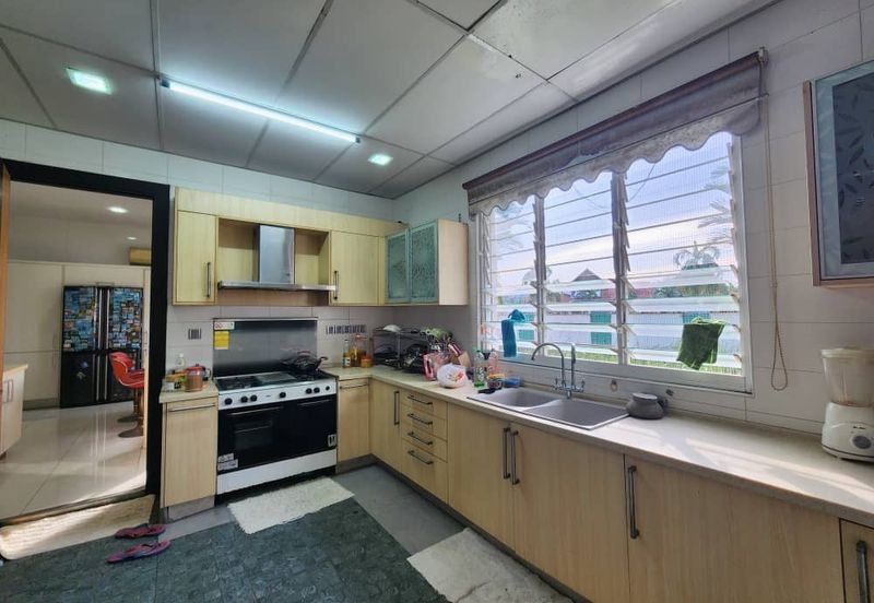 Titian, Bukit Jelutong