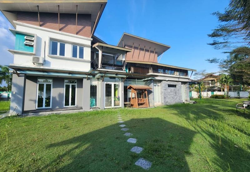 Titian, Bukit Jelutong