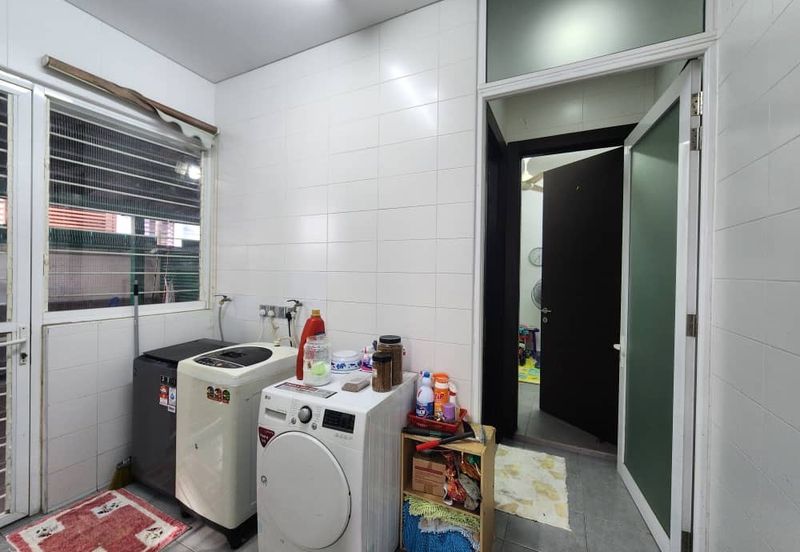 Titian, Bukit Jelutong