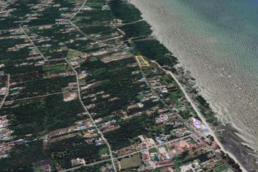 1.9 Ekar Tanah Pertanian Tepi Pantai Batu Laut 
