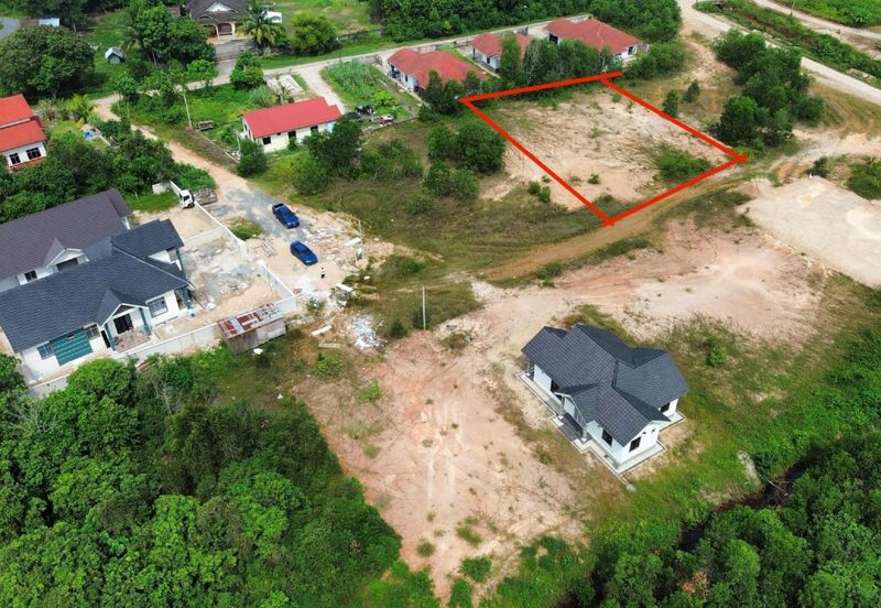 Tanah Lot Banglo Paka Dekat Dengan Jalan Utama