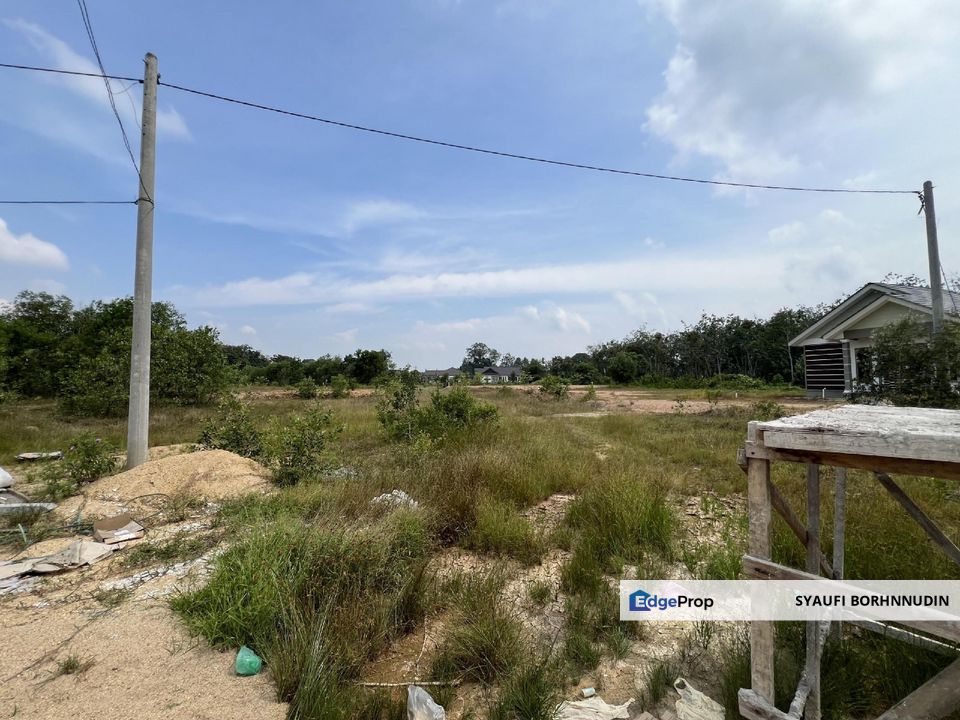 CORNER Tanah Lot Banglo , Terengganu, Paka