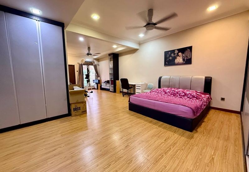 RENOVATED Double Storey Terrace 