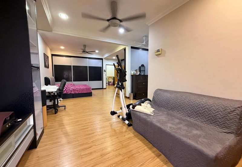 RENOVATED Double Storey Terrace 