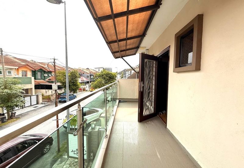 RENOVATED Double Storey Terrace 