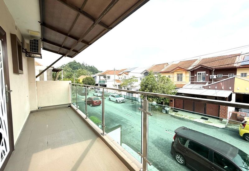RENOVATED Double Storey Terrace 