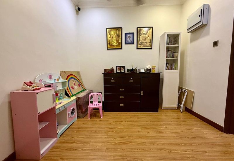 RENOVATED Double Storey Terrace 