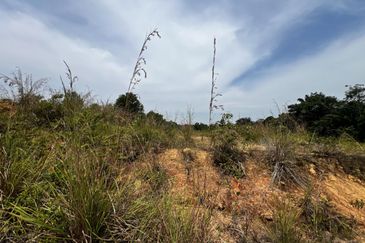MURAH Tanah Lot Banglo Kg Labu Lanjut Sepang 