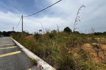 MURAH Tanah Lot Banglo Kg Labu Lanjut Sepang 