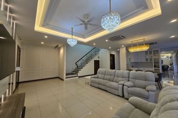 Nice renovated unit Semi D House Grandezza Eco Santuari 