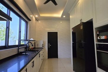 Nice renovated unit Semi D House Grandezza Eco Santuari 