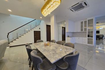 Nice renovated unit Semi D House Grandezza Eco Santuari 