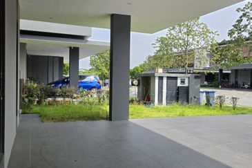 Nice renovated unit Semi D House Grandezza Eco Santuari 