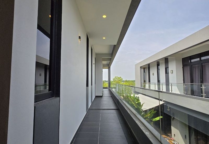 Nice renovated unit Semi D House Grandezza Eco Santuari 