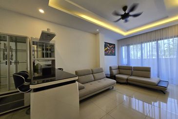 Nice renovated unit Semi D House Grandezza Eco Santuari 