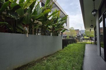 Nice renovated unit Semi D House Grandezza Eco Santuari 