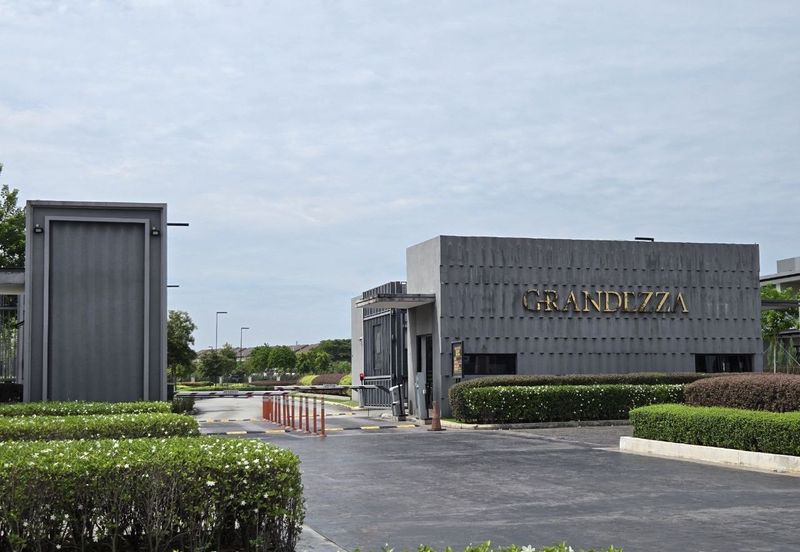 Nice renovated unit Semi D House Grandezza Eco Santuari 