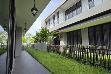 Nice renovated unit Semi D House Grandezza Eco Santuari 