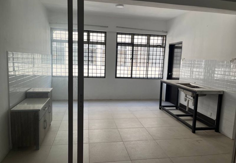 3 Storey Shop Office 