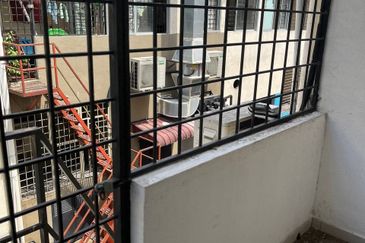 3 Storey Shop Office 