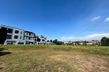 Mansion Plot Perdana Lakeview West Cyberjaya 