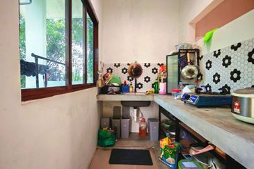 Fully Extended Double Storey Semi D Taman Lestari Perdana Seri Kembangan 