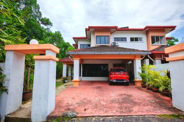 Fully Extended Double Storey Semi D Taman Lestari Perdana Seri Kembangan 
