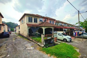 Taman Mawar, Bandar Baru Salak Tinggi