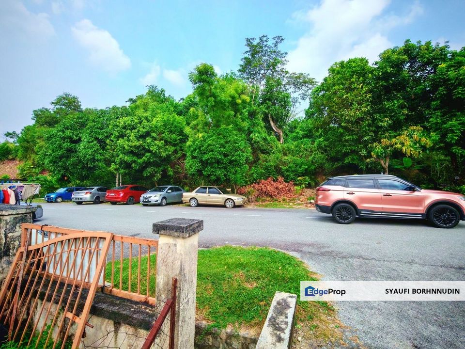 End Lot Facing Open Double Storey Terrace , Selangor, Sepang