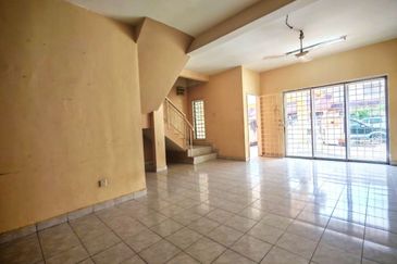 GOOD LOCATION Double Storey Terrace Taman Peak 208 Kajang Utama