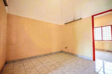 GOOD LOCATION Double Storey Terrace Taman Peak 208 Kajang Utama