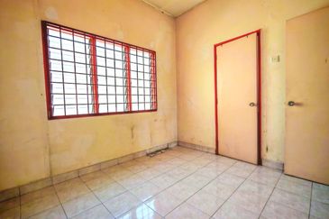 GOOD LOCATION Double Storey Terrace Taman Peak 208 Kajang Utama