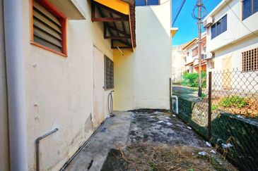 GOOD LOCATION Double Storey Terrace Taman Peak 208 Kajang Utama